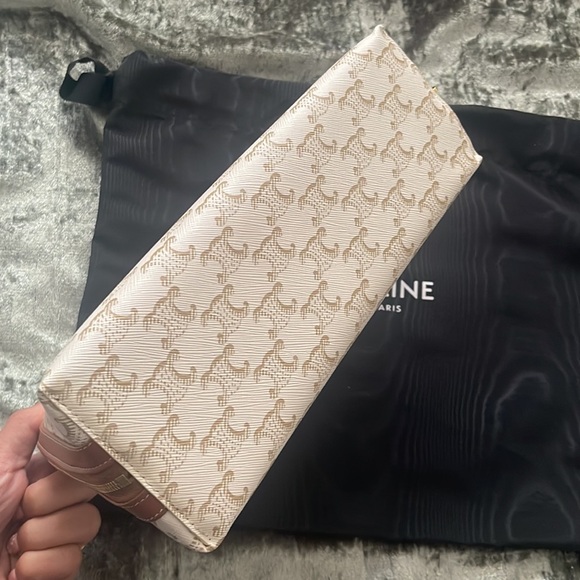 🚫SOLD🚫AUTHENTIC CELINE COSMETIC POUCH in Medium white Triomphe Canvas - Picture 4 of 10